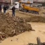 Sultangazi’de boru patladı, cadde ve sokakları su bastı